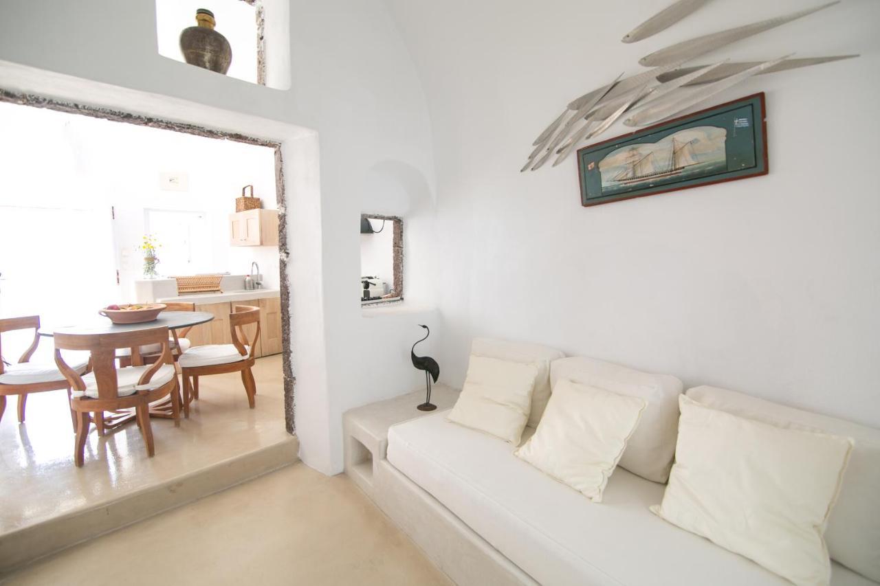 Menias Cave House Apartment Oia  Exterior photo
